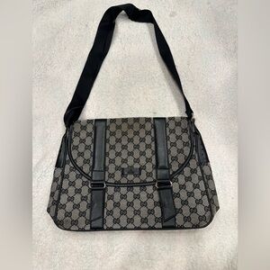 Gucci crossbody messenger bag